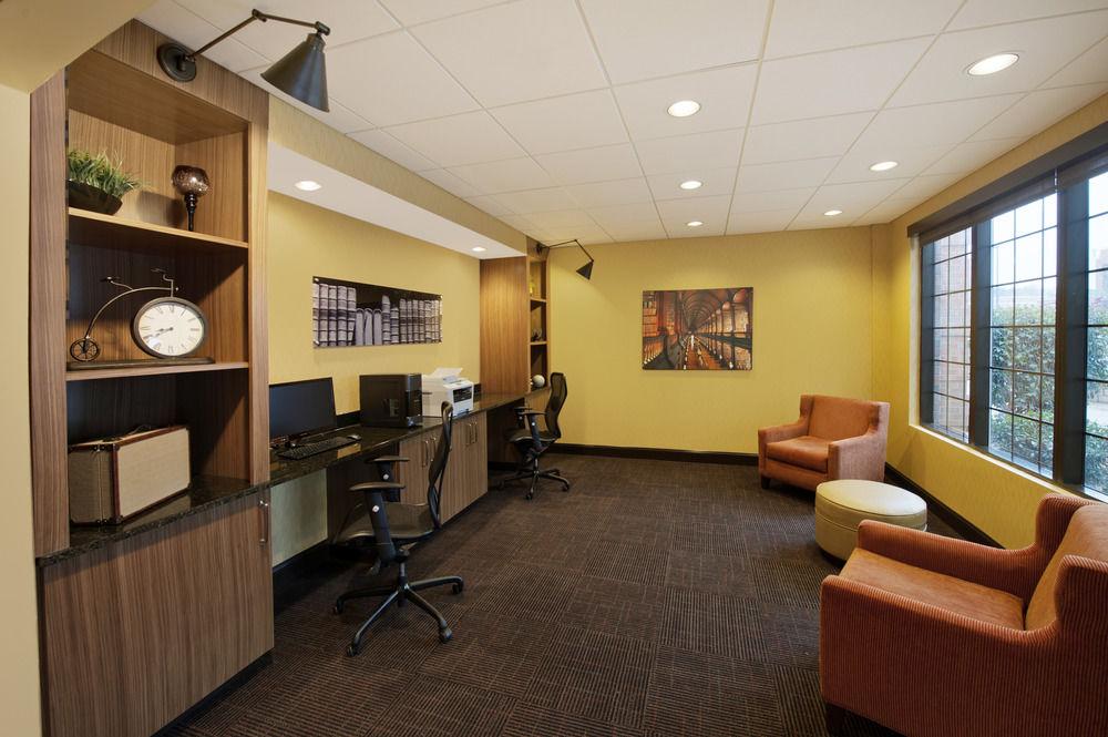 Holiday Inn Express Fredericksburg - Southpoint By Ihg Buitenkant foto
