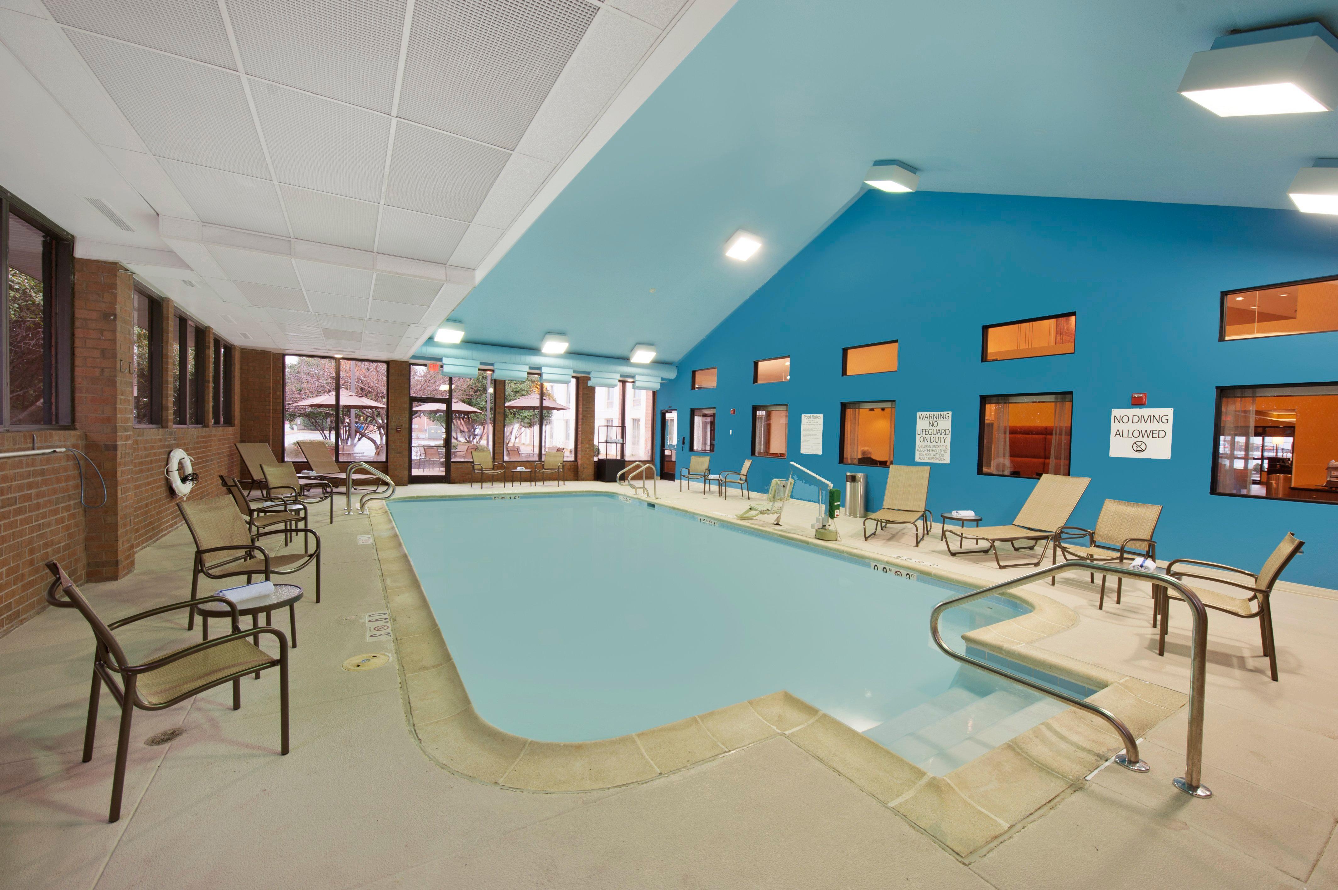 Holiday Inn Express Fredericksburg - Southpoint By Ihg Buitenkant foto